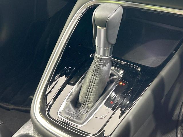 ヴェゼル e:HEV Z 純正9型ナビ バックカメラ 衝突被害軽減システム レーダークルーズ 禁煙車 電動リアゲート ハーフレザーシート スマートキー LEDヘッド ビルトインETC 純正18インチアルミ オートライト(24枚目)