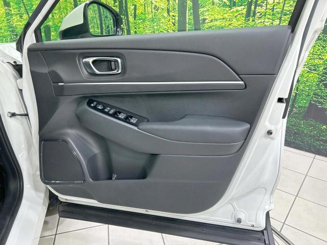 ヴェゼル e:HEV Z 純正9型ナビ バックカメラ 衝突被害軽減システム レーダークルーズ 禁煙車 電動リアゲート ハーフレザーシート スマートキー LEDヘッド ビルトインETC 純正18インチアルミ オートライト(40枚目)