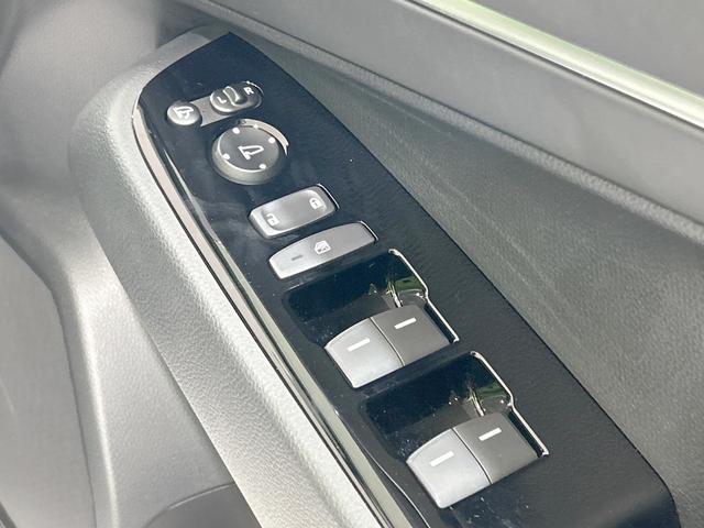 ヴェゼル e:HEV Z 純正9型ナビ バックカメラ 衝突被害軽減システム レーダークルーズ 禁煙車 電動リアゲート ハーフレザーシート スマートキー LEDヘッド ビルトインETC 純正18インチアルミ オートライト(50枚目)