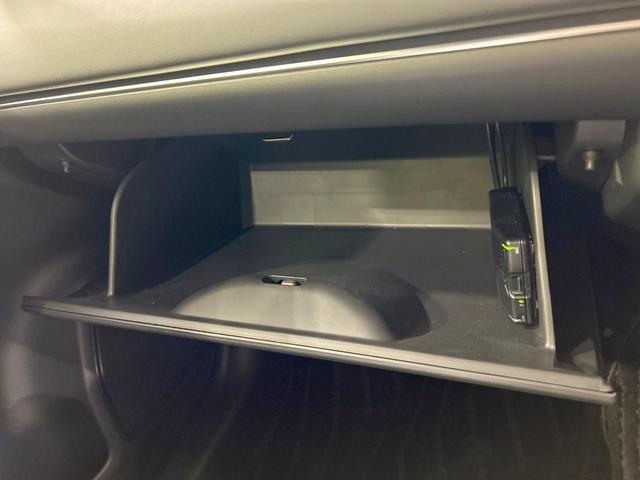 ヴェゼル e:HEV Z 純正9型ナビ バックカメラ 衝突被害軽減システム レーダークルーズ 禁煙車 電動リアゲート ハーフレザーシート スマートキー LEDヘッド ビルトインETC 純正18インチアルミ オートライト(51枚目)