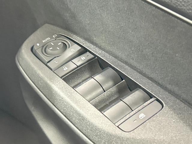 ヤリスクロス Z 純正ディスプレイ セーフティセンス 全周囲カメラ レーダークルーズ 禁煙車 ETC ハーフレザーシート パワーシート コーナーセンサ スマートキー LEDヘッド オートハイビーム 純正18インチアルミ(46枚目)