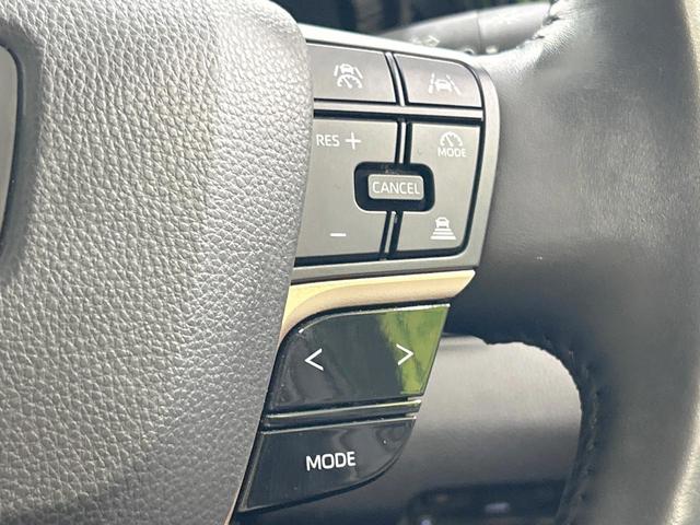 クラウンクロスオーバー Gアドバンスド・レザーパッケージ 4WD サイド・バックカメラ セーフティセンス レーダークルーズ ブラインドスポットモニター 禁煙車 Bluetooth接続 LEDヘッド オートマチックハイビーム ベージュ革シート シートヒーター(5枚目)