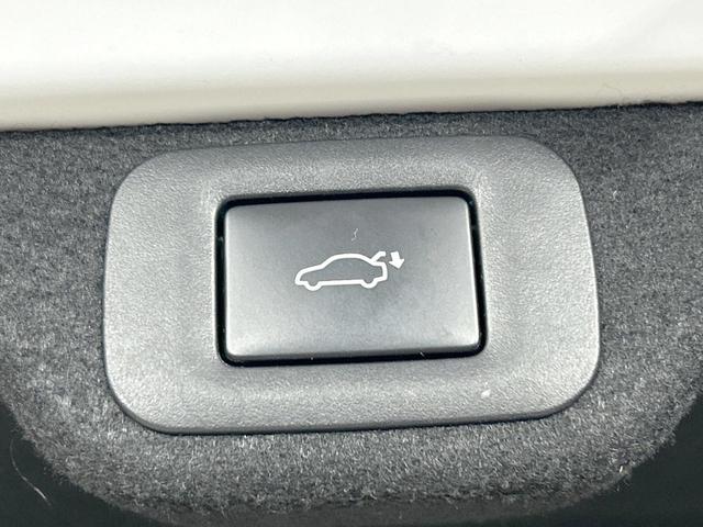 クラウンクロスオーバー Gアドバンスド・レザーパッケージ 4WD サイド・バックカメラ セーフティセンス レーダークルーズ ブラインドスポットモニター 禁煙車 Bluetooth接続 LEDヘッド オートマチックハイビーム ベージュ革シート シートヒーター(33枚目)