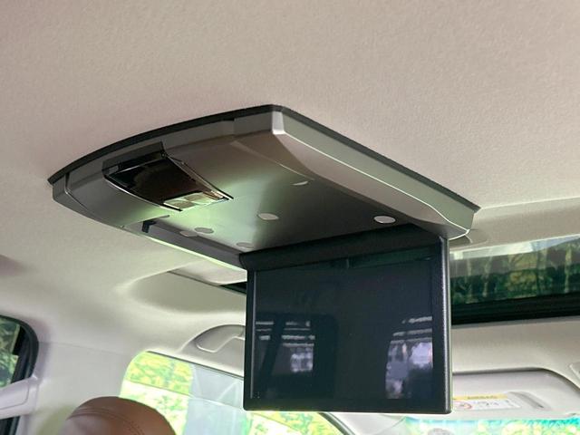 ランドクルーザープラド TX Lパッケージ 70thアニバーサリーリミテッド 7人乗り サンルーフ BIG-X9インチナビ フリップダウン バックカメラ セーフティセンス レーダークルーズ 禁煙車 レザーシート シートヒーター/エアコン コーナーセンサー レーンキープ(4枚目)