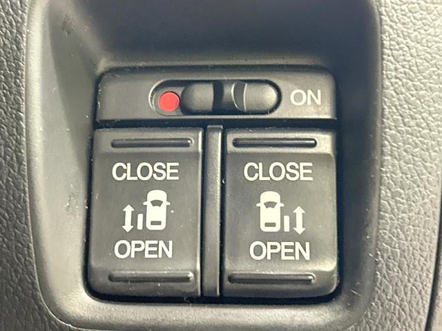 N-BOX 2トーンカラースタイル GターボSSパッケージ ターボ 両側電動スライド SDナビ 後席モニター バックカメラ シティブレーキ 禁煙車 シートヒーター スマートキー HIDヘッド ETC クルコン オートライト 純正14インチAW CD/DVD再生(6枚目)