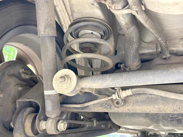 パレットSW リミテッド 電動スライドドア CDオーディオ 禁煙車 スマートキー HIDヘッド フォグライト オートライト 純正14インチアルミ オートエアコン 革巻きステアリング ステアリングスイッチ 盗難防止装置 CD再生(21枚目)