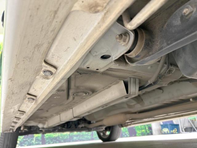 パレットSW リミテッド 電動スライドドア CDオーディオ 禁煙車 スマートキー HIDヘッド フォグライト オートライト 純正14インチアルミ オートエアコン 革巻きステアリング ステアリングスイッチ 盗難防止装置 CD再生(23枚目)