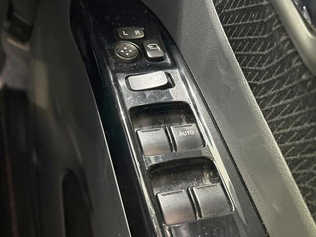 パレットSW リミテッド 電動スライドドア CDオーディオ 禁煙車 スマートキー HIDヘッド フォグライト オートライト 純正14インチアルミ オートエアコン 革巻きステアリング ステアリングスイッチ 盗難防止装置 CD再生(40枚目)