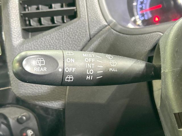 パレットSW リミテッド 電動スライドドア CDオーディオ 禁煙車 スマートキー HIDヘッド フォグライト オートライト 純正14インチアルミ オートエアコン 革巻きステアリング ステアリングスイッチ 盗難防止装置 CD再生(44枚目)