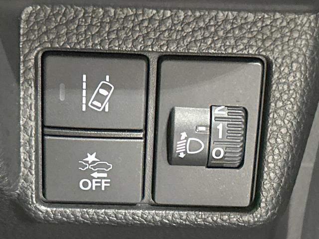 N-BOXカスタム L SDナビ 電動スライド ホンダセンシング バックカメラ 禁煙車 コーナーセンサー スマートキー LEDヘッド 純正14インチアルミ オートハイビーム 車線逸脱警報 オートライト オートエアコン(5枚目)