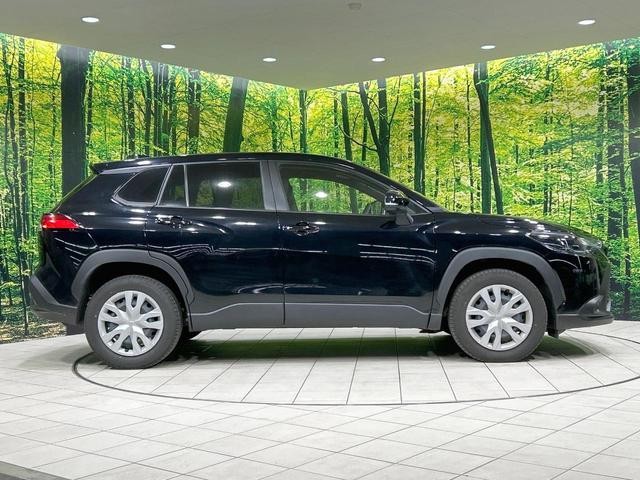 カローラクロス ハイブリッド G バックカメラ セーフティセンス レーダークルーズ 禁煙車 Bluetooth接続 ETC 純正8型ディスプレイ スマートキー LEDヘッド&フォグ オートライト オートエアコン 電動パーキングブレーキ(27枚目)