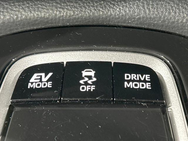 カローラクロス ハイブリッド G バックカメラ セーフティセンス レーダークルーズ 禁煙車 Bluetooth接続 ETC 純正8型ディスプレイ スマートキー LEDヘッド&フォグ オートライト オートエアコン 電動パーキングブレーキ(32枚目)