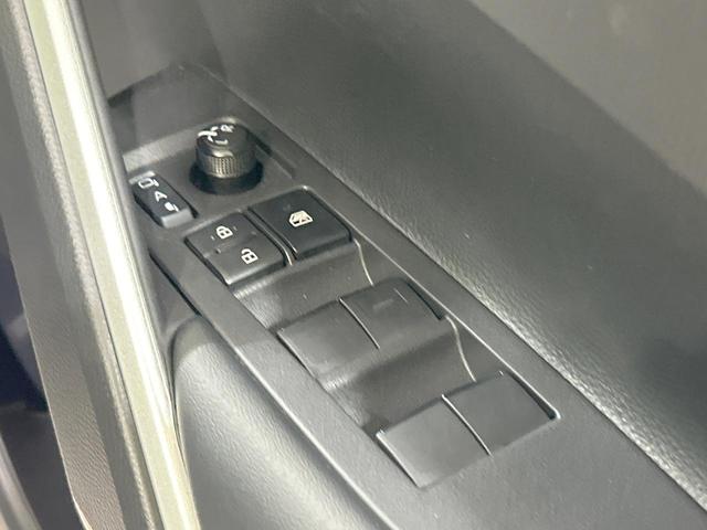 カローラクロス ハイブリッド G バックカメラ セーフティセンス レーダークルーズ 禁煙車 Bluetooth接続 ETC 純正8型ディスプレイ スマートキー LEDヘッド&フォグ オートライト オートエアコン 電動パーキングブレーキ(45枚目)