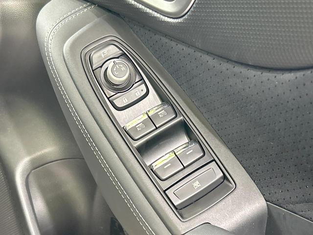 フォレスター スポーツ　４ＷＤ　サンルーフ　サイド・バックカメラ　アイサイト　レーダークルーズ　電動リアゲート　ルーフレール　ハーフレザーシート　全席シートヒーター　コーナーセンサー　スマートキー　パワーシート　ＥＴＣ（54枚目）