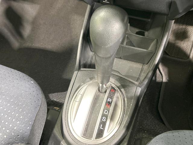 フィット Ｇ　禁煙車　ＣＤオーディオ　キーレスエントリー　エアコン　電動ドアミラー　バニティミラー　ＡＵＸ接続　パワーウィンドウ　衝突安全ボディ　ドアバイザー　盗難防止システム　パワーステアリング（27枚目）