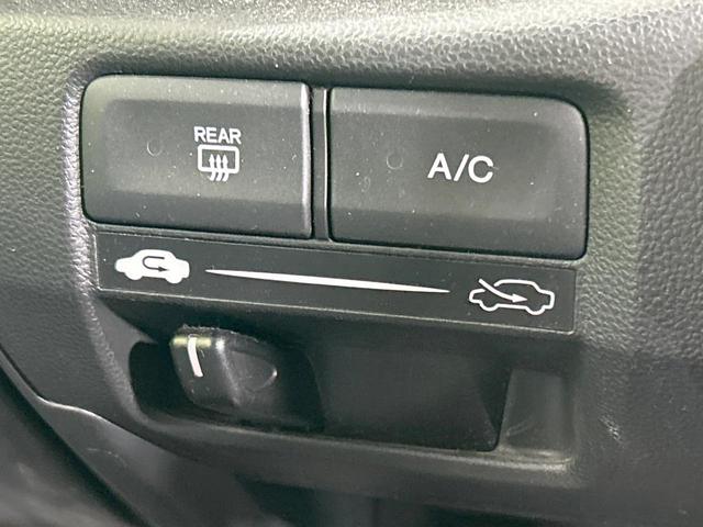 フィット Ｇ　禁煙車　ＣＤオーディオ　キーレスエントリー　エアコン　電動ドアミラー　バニティミラー　ＡＵＸ接続　パワーウィンドウ　衝突安全ボディ　ドアバイザー　盗難防止システム　パワーステアリング（38枚目）