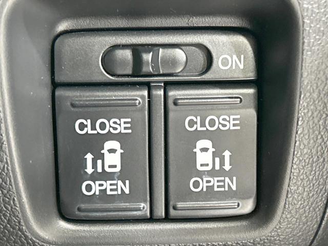 Ｎ－ＢＯＸカスタム Ｇ・ターボパッケージ　純正ナビ　バックカメラ　両側電動スライドドア　クルーズコントロール　禁煙車　Ｂｌｕｅｔｏｏｔｈ再生　ＥＴＣ　ＨＩＤヘッド　パドルシフト　純正１５インチＡＷ　純正革巻きステアリング　スマートキー（5枚目）