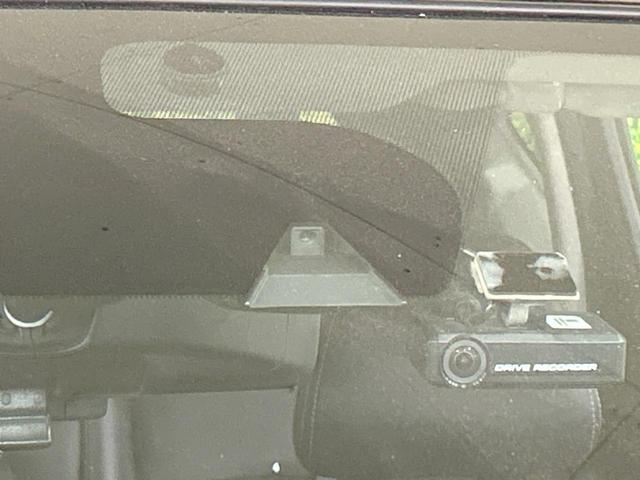 ノート ｅ－パワー　メダリスト　純正ナビ　全周囲カメラ　衝突軽減　禁煙車　コーナーセンサー　レーンアシスト　スマートキー　ＬＥＤヘッド　デジタルインナーミラー　オートライト　オートエアコン　純正１５インチＡＷ　Ｂｌｕｅｔｏｏｔｈ（6枚目）