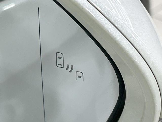 クラウンハイブリッド Ｓ　スポーツスタイル　サンルーフ　純正９型ナビ　バックカメラ　セーフティセンス　レーダークルーズ　禁煙車　ハーフレザーシート　コーナーセンサー　スマートキー　ＬＥＤヘッド　ＥＴＣ　純正１８インチＡＷ　純正革巻きステアリング（7枚目）