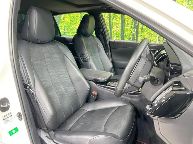 クラウンハイブリッド Ｓ　スポーツスタイル　サンルーフ　純正９型ナビ　バックカメラ　セーフティセンス　レーダークルーズ　禁煙車　ハーフレザーシート　コーナーセンサー　スマートキー　ＬＥＤヘッド　ＥＴＣ　純正１８インチＡＷ　純正革巻きステアリング（8枚目）