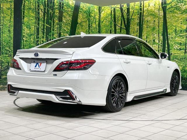 クラウンハイブリッド Ｓ　スポーツスタイル　サンルーフ　純正９型ナビ　バックカメラ　セーフティセンス　レーダークルーズ　禁煙車　ハーフレザーシート　コーナーセンサー　スマートキー　ＬＥＤヘッド　ＥＴＣ　純正１８インチＡＷ　純正革巻きステアリング（17枚目）