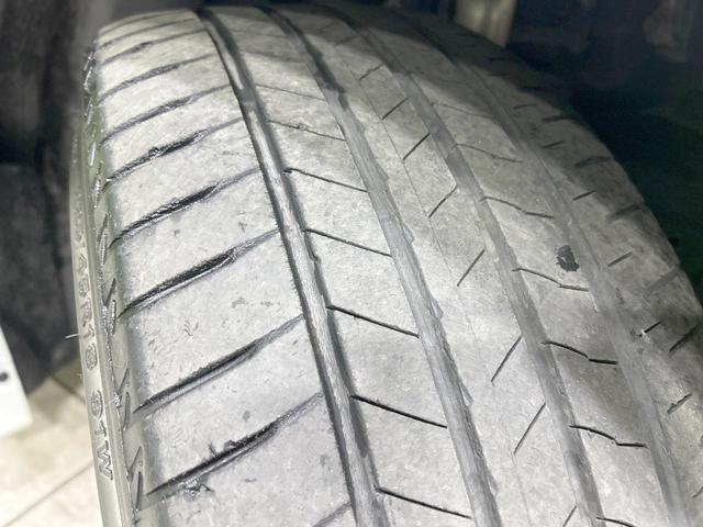 クラウンハイブリッド Ｓ　スポーツスタイル　サンルーフ　純正９型ナビ　バックカメラ　セーフティセンス　レーダークルーズ　禁煙車　ハーフレザーシート　コーナーセンサー　スマートキー　ＬＥＤヘッド　ＥＴＣ　純正１８インチＡＷ　純正革巻きステアリング（29枚目）