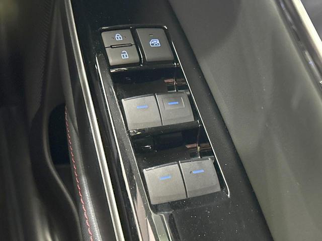 クラウンハイブリッド Ｓ　スポーツスタイル　サンルーフ　純正９型ナビ　バックカメラ　セーフティセンス　レーダークルーズ　禁煙車　ハーフレザーシート　コーナーセンサー　スマートキー　ＬＥＤヘッド　ＥＴＣ　純正１８インチＡＷ　純正革巻きステアリング（41枚目）