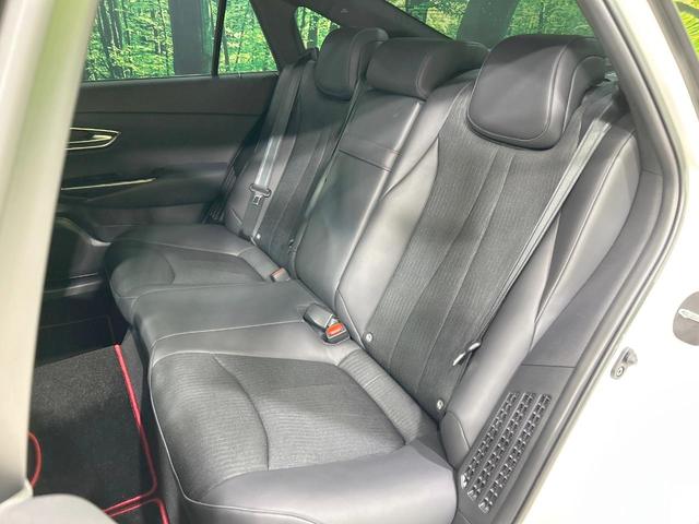 クラウンハイブリッド Ｓ　スポーツスタイル　サンルーフ　純正９型ナビ　バックカメラ　セーフティセンス　レーダークルーズ　禁煙車　ハーフレザーシート　コーナーセンサー　スマートキー　ＬＥＤヘッド　ＥＴＣ　純正１８インチＡＷ　純正革巻きステアリング（45枚目）