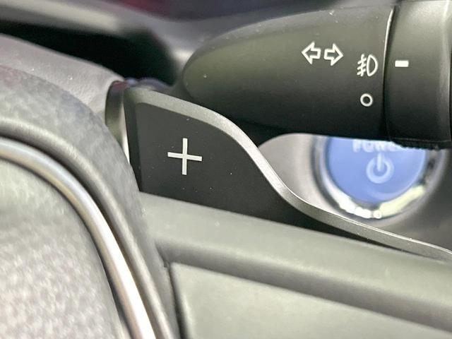 クラウンハイブリッド Ｓ　スポーツスタイル　サンルーフ　純正９型ナビ　バックカメラ　セーフティセンス　レーダークルーズ　禁煙車　ハーフレザーシート　コーナーセンサー　スマートキー　ＬＥＤヘッド　ＥＴＣ　純正１８インチＡＷ　純正革巻きステアリング（53枚目）