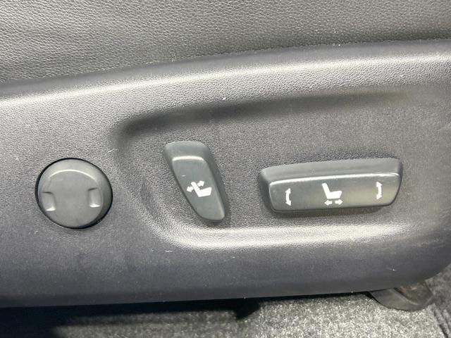 プリウス Ｇ　８型ナビ　バックカメラ　クルーズコントロール　禁煙車　パワーシート　ＥＴＣ　Ｂｌｕｅｔｏｏｔｈ再生　ＨＩＤヘッド　ハーフレザーシート　オートエアコン　純正１５インチＡＷ　純正革巻きステアリング（6枚目）