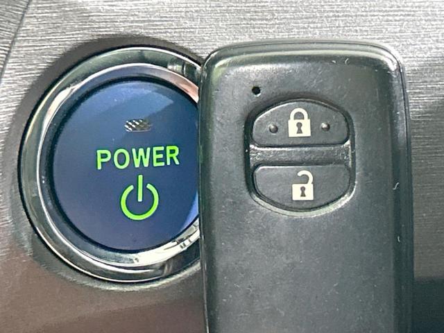 プリウス Ｇ　８型ナビ　バックカメラ　クルーズコントロール　禁煙車　パワーシート　ＥＴＣ　Ｂｌｕｅｔｏｏｔｈ再生　ＨＩＤヘッド　ハーフレザーシート　オートエアコン　純正１５インチＡＷ　純正革巻きステアリング（7枚目）