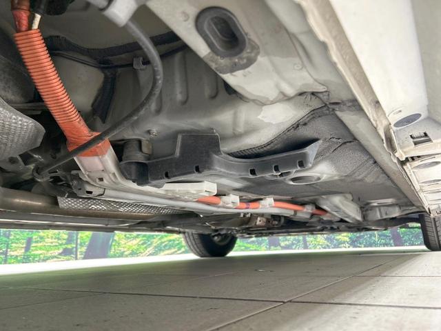 プリウス Ｇ　８型ナビ　バックカメラ　クルーズコントロール　禁煙車　パワーシート　ＥＴＣ　Ｂｌｕｅｔｏｏｔｈ再生　ＨＩＤヘッド　ハーフレザーシート　オートエアコン　純正１５インチＡＷ　純正革巻きステアリング（22枚目）