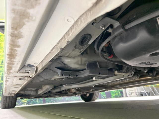 プリウス Ｇ　８型ナビ　バックカメラ　クルーズコントロール　禁煙車　パワーシート　ＥＴＣ　Ｂｌｕｅｔｏｏｔｈ再生　ＨＩＤヘッド　ハーフレザーシート　オートエアコン　純正１５インチＡＷ　純正革巻きステアリング（23枚目）