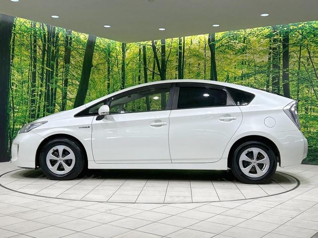 プリウス Ｇ　８型ナビ　バックカメラ　クルーズコントロール　禁煙車　パワーシート　ＥＴＣ　Ｂｌｕｅｔｏｏｔｈ再生　ＨＩＤヘッド　ハーフレザーシート　オートエアコン　純正１５インチＡＷ　純正革巻きステアリング（25枚目）