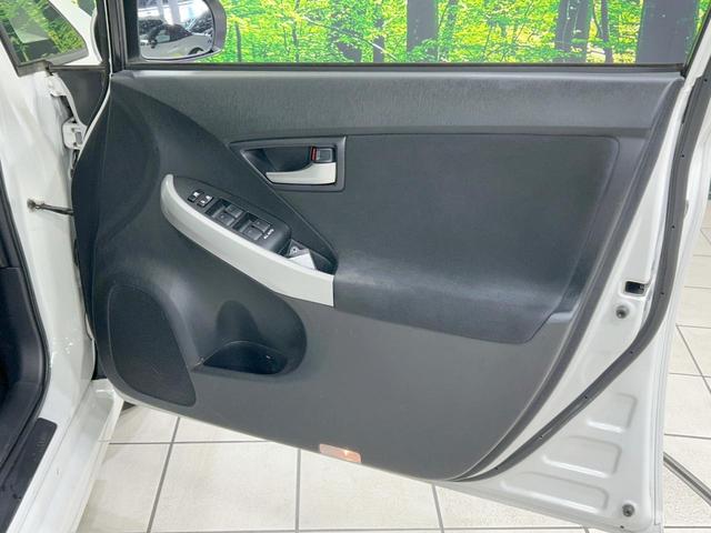プリウス Ｇ　８型ナビ　バックカメラ　クルーズコントロール　禁煙車　パワーシート　ＥＴＣ　Ｂｌｕｅｔｏｏｔｈ再生　ＨＩＤヘッド　ハーフレザーシート　オートエアコン　純正１５インチＡＷ　純正革巻きステアリング（39枚目）