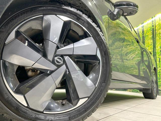 オーラ Ｇ　純正９型ナビ　全周囲カメラ　ＢＯＳＥサウンドシステム　寒冷地仕様　エマージェンシーブレーキ　プロパイロット　禁煙車　ハーフレザーシート　シートヒーター　スマートキー　ＬＥＤヘッド　ステアリングヒーター（13枚目）