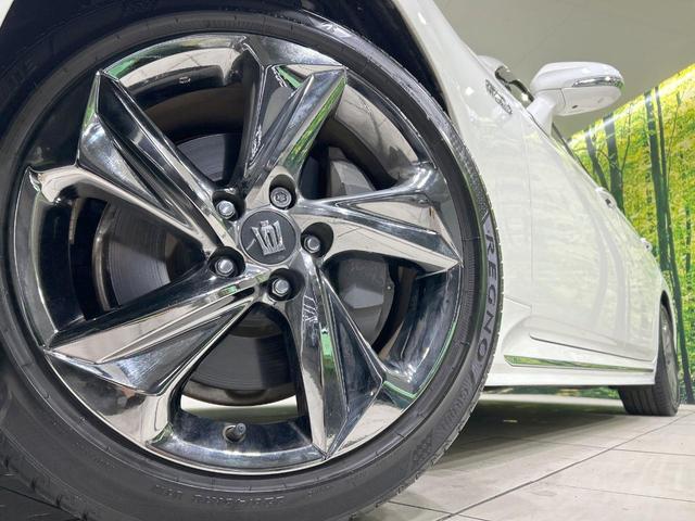 クラウンハイブリッド ＲＳアドバンス　純正ナビ　バックカメラ　セーフティセンス　レーダークルーズ　ブラインドスポットモニター　禁煙車　ハーフレザーシート　メモリー機能付きパワーシート　前席シートヒーター　ＬＥＤヘッド＆フォグ　オートライト（13枚目）