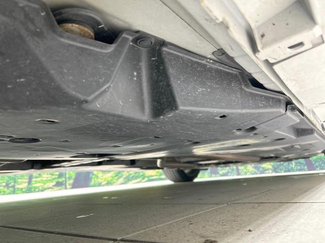 クラウンハイブリッド ＲＳアドバンス　純正ナビ　バックカメラ　セーフティセンス　レーダークルーズ　ブラインドスポットモニター　禁煙車　ハーフレザーシート　メモリー機能付きパワーシート　前席シートヒーター　ＬＥＤヘッド＆フォグ　オートライト（22枚目）