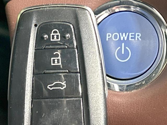 クラウンハイブリッド ＲＳアドバンス　純正ナビ　バックカメラ　セーフティセンス　レーダークルーズ　ブラインドスポットモニター　禁煙車　ハーフレザーシート　メモリー機能付きパワーシート　前席シートヒーター　ＬＥＤヘッド＆フォグ　オートライト（32枚目）