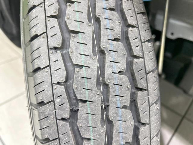 プロボックス ハイブリッドＦ　登録済未使用車　セーフティセンス　バックカメラ　オートマチックハイビーム　ＡＣ１００Ｖ電源　キーレスエントリー　前席パワーウィンドウ　電動格納ミラー　車線逸脱警報　自動防眩インナーミラー（29枚目）