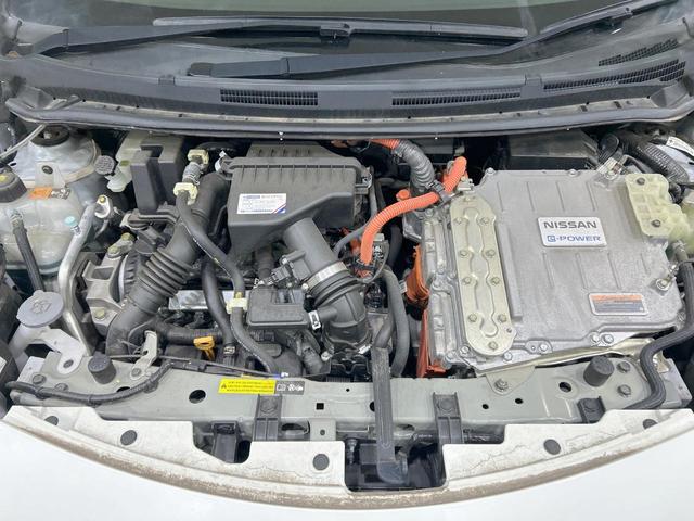 ノート e-パワー X 純正ナビ 全周囲カメラ エマージェンシーブレーキ 助手席回転シート 禁煙車 コーナーセンサー スマートキー LEDヘッド ETC オートライト オートエアコン Bluetooth接続 CD/DVD再生(18枚目)