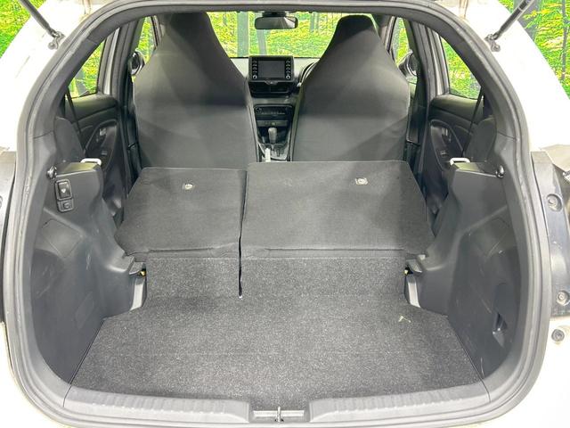 ヤリス ハイブリッドX バックカメラ セーフティセンス レーダークルーズ 禁煙車 Bluetooth再生 ETC2.0 純正ディスプレイ キーレスエントリー オートエアコン オートライト 電動格納ミラー 車線逸脱警報(10枚目)