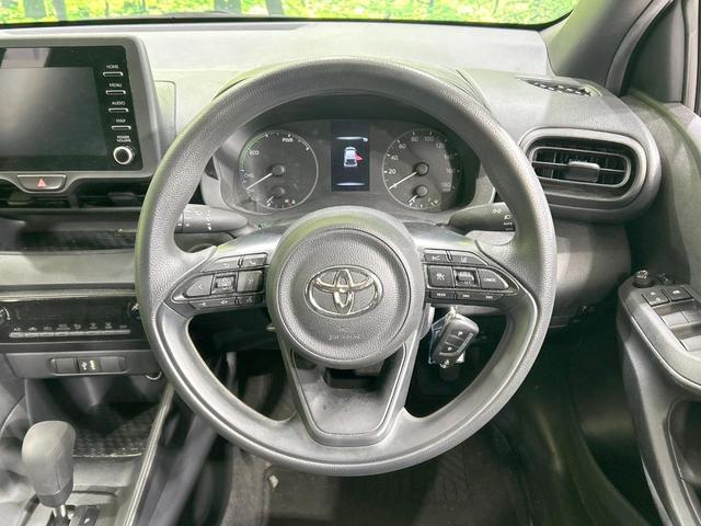 ヤリス ハイブリッドX バックカメラ セーフティセンス レーダークルーズ 禁煙車 Bluetooth再生 ETC2.0 純正ディスプレイ キーレスエントリー オートエアコン オートライト 電動格納ミラー 車線逸脱警報(11枚目)