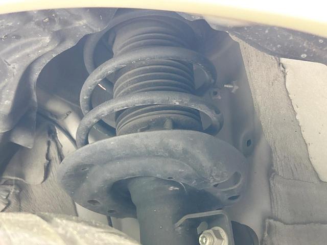 ヤリス ハイブリッドX バックカメラ セーフティセンス レーダークルーズ 禁煙車 Bluetooth再生 ETC2.0 純正ディスプレイ キーレスエントリー オートエアコン オートライト 電動格納ミラー 車線逸脱警報(20枚目)