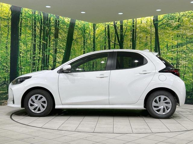 ヤリス ハイブリッドX バックカメラ セーフティセンス レーダークルーズ 禁煙車 Bluetooth再生 ETC2.0 純正ディスプレイ キーレスエントリー オートエアコン オートライト 電動格納ミラー 車線逸脱警報(25枚目)