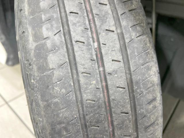 ヤリス ハイブリッドX バックカメラ セーフティセンス レーダークルーズ 禁煙車 Bluetooth再生 ETC2.0 純正ディスプレイ キーレスエントリー オートエアコン オートライト 電動格納ミラー 車線逸脱警報(29枚目)