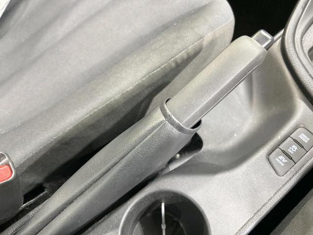 ヤリス ハイブリッドX バックカメラ セーフティセンス レーダークルーズ 禁煙車 Bluetooth再生 ETC2.0 純正ディスプレイ キーレスエントリー オートエアコン オートライト 電動格納ミラー 車線逸脱警報(31枚目)