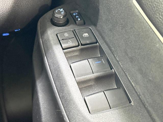 ヤリス ハイブリッドX バックカメラ セーフティセンス レーダークルーズ 禁煙車 Bluetooth再生 ETC2.0 純正ディスプレイ キーレスエントリー オートエアコン オートライト 電動格納ミラー 車線逸脱警報(45枚目)