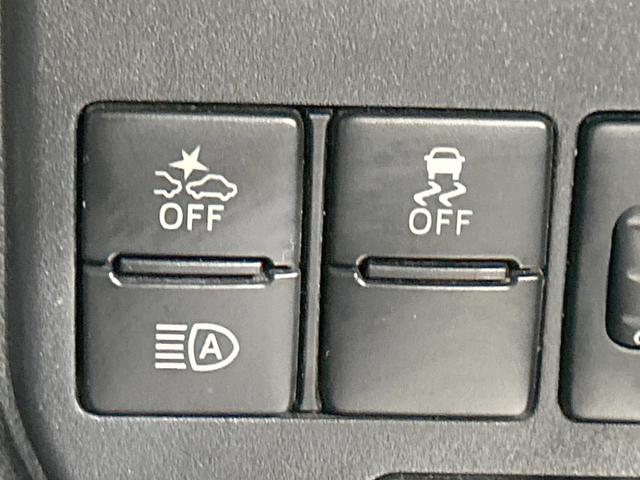 ハイゼットカーゴ ＤＸ　ＳＡＩＩＩ　スマートアシスト　禁煙車　コーナーセンサー　オートハイビーム　キーレスエントリー　プライバシーガラス　横滑り防止装置　パワーウィンドウ　アイドリングストップ　盗難防止装置　衝突安全ボディ（4枚目）