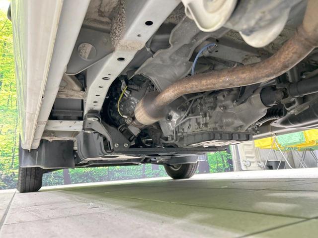 ハイゼットカーゴ ＤＸ　ＳＡＩＩＩ　スマートアシスト　禁煙車　コーナーセンサー　オートハイビーム　キーレスエントリー　プライバシーガラス　横滑り防止装置　パワーウィンドウ　アイドリングストップ　盗難防止装置　衝突安全ボディ（24枚目）